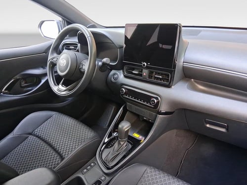 TOYOTA Yaris 1.5h 130 lounge