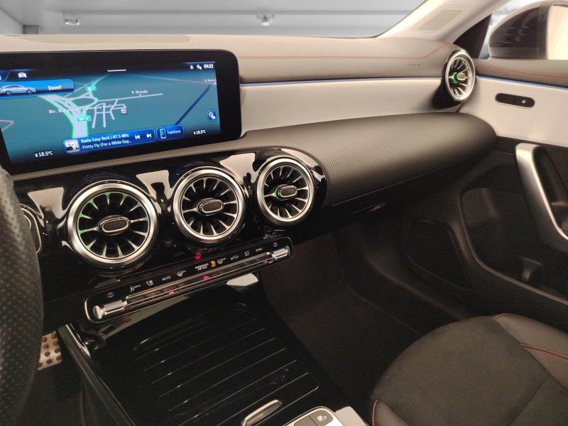 MERCEDES Cla shooting brake 200 d amg line premium auto