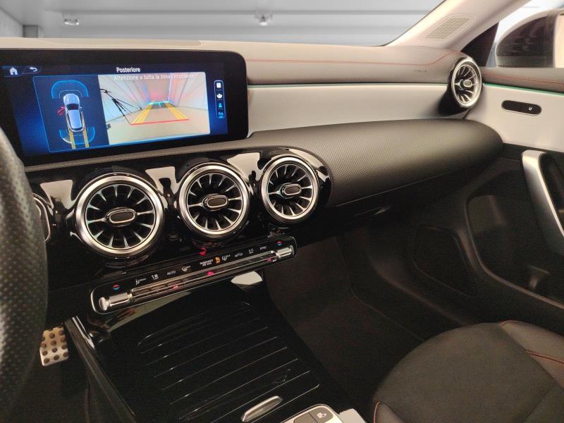 MERCEDES Cla shooting brake 200 d amg line premium auto