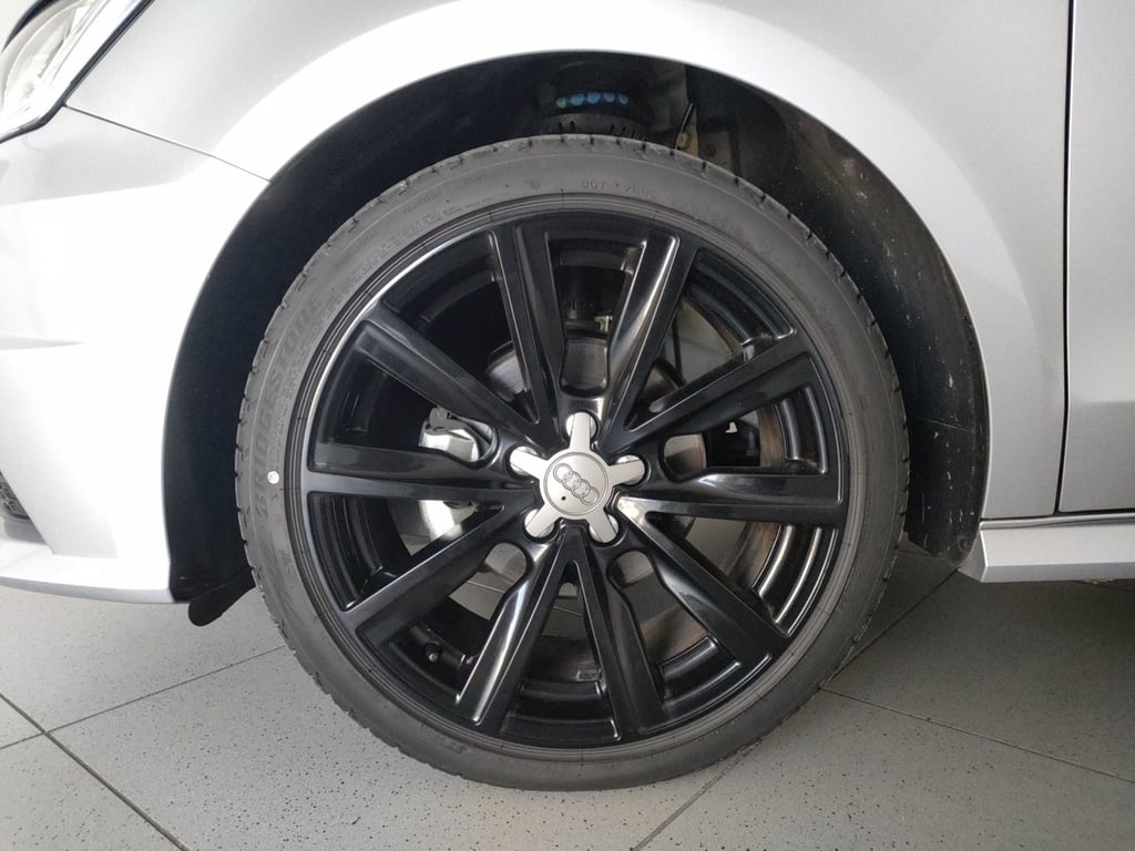 AUDI A1 sportback 1.0 tfsi ultra admired 95cv