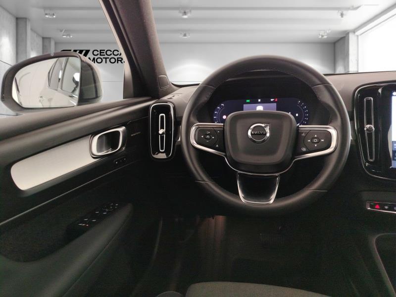 VOLVO Xc40 2.0 b3 plus dark auto