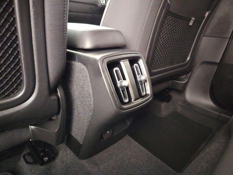 VOLVO Xc40 2.0 b3 plus dark auto