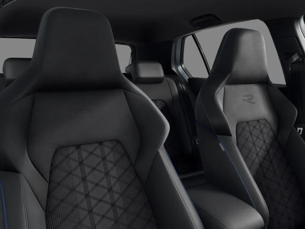 VOLKSWAGEN Golf 1.5 TSI Hybrid R-Line Plus