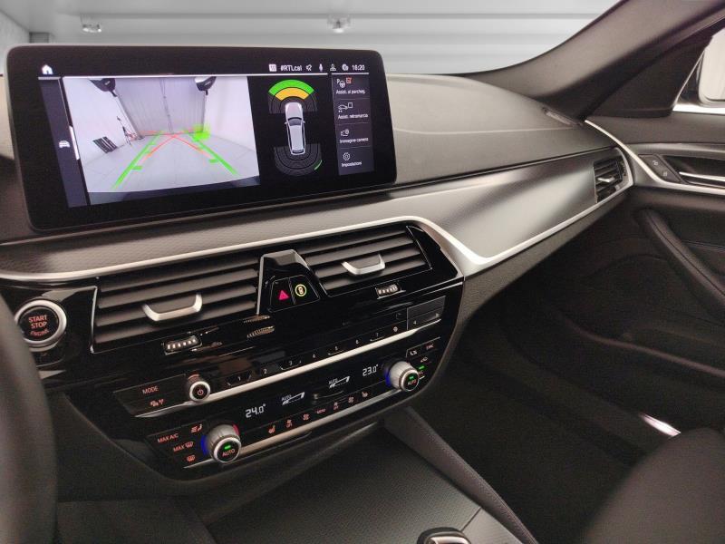 BMW 520d touring mhev 48v xdrive msport auto