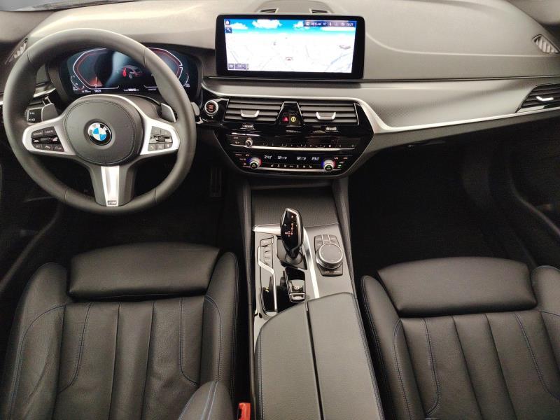 BMW 520d touring mhev 48v xdrive msport auto