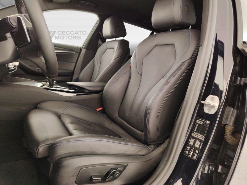 BMW 520d touring mhev 48v xdrive msport auto