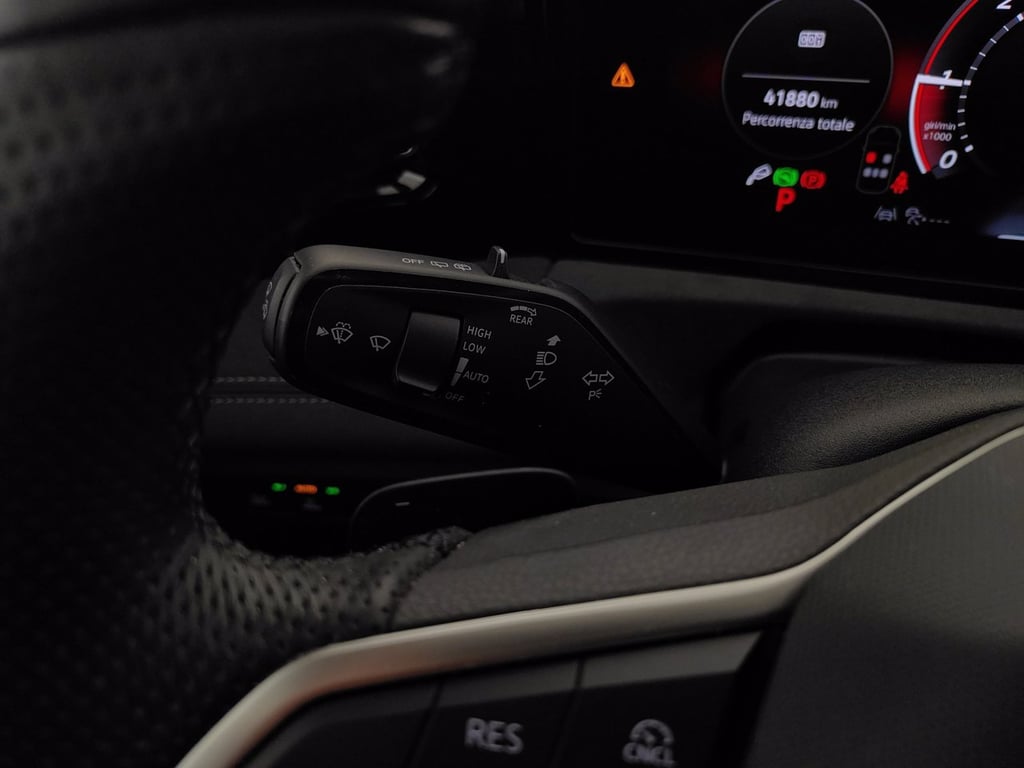 VOLKSWAGEN Tiguan 2.0 tdi r-line 150cv dsg