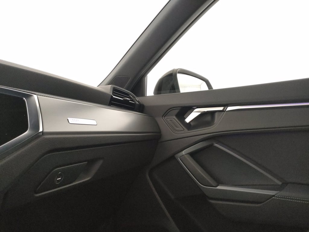 AUDI Q3 sportback 35 2.0 tdi identity black s-tronic