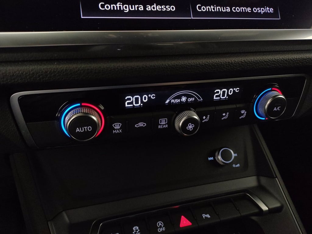 AUDI Q3 sportback 35 2.0 tdi identity black s-tronic