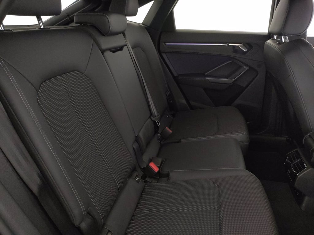 AUDI Q3 sportback 35 2.0 tdi identity black s-tronic