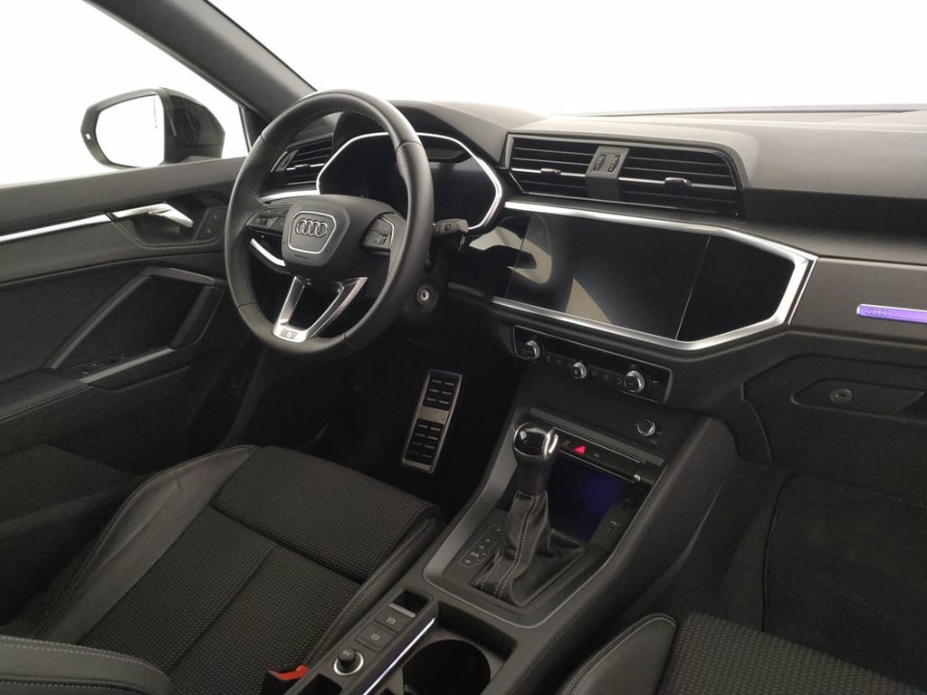 AUDI Q3 sportback 35 2.0 tdi identity black s-tronic