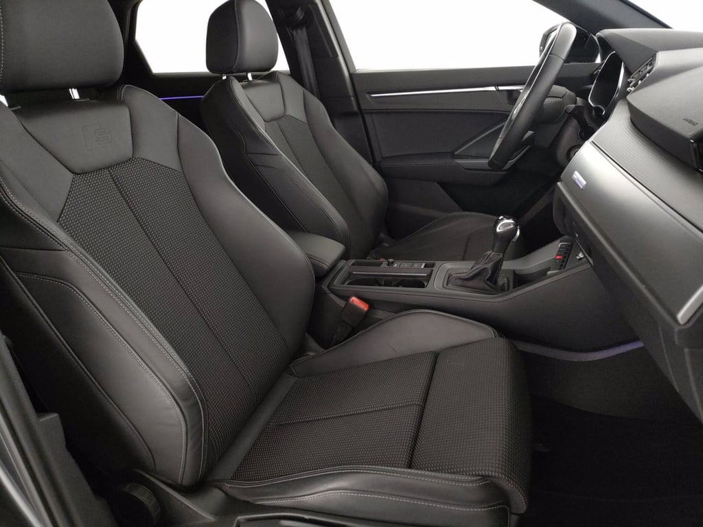 AUDI Q3 sportback 35 2.0 tdi identity black s-tronic