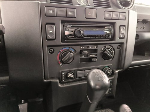LAND ROVER Defender 90 2.4 td s sw