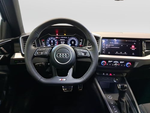 AUDI A1 sportback 30 1.0 tfsi identity black 116cv s-tronic