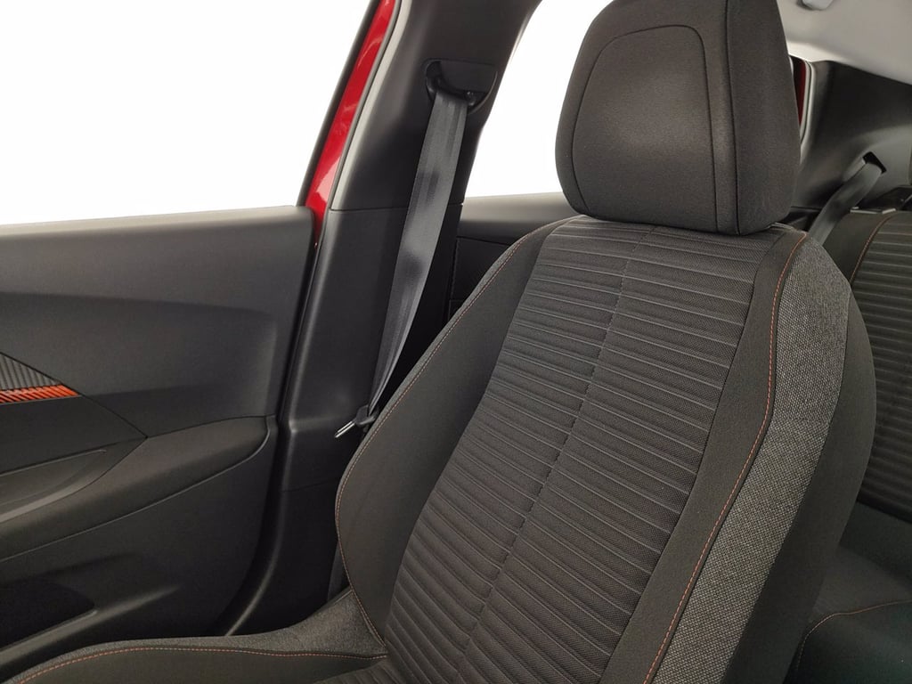 PEUGEOT 2008 1.5 bluehdi active s&s 110cv